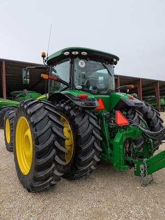 Image of John Deere 8370R equipment image 4