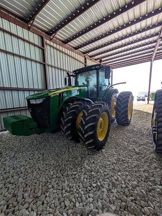 Image of John Deere 8370R equipment image 1