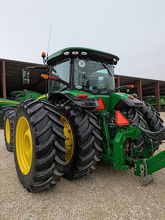Image of John Deere 8370R equipment image 4