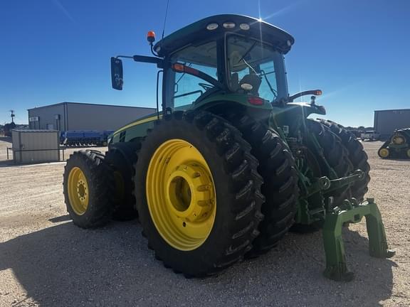 Image of John Deere 8370R equipment image 3