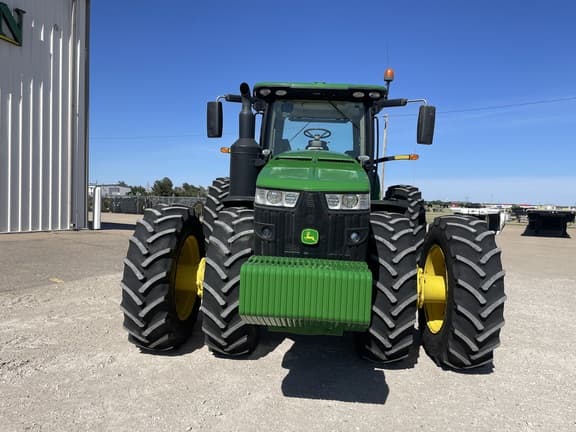 Image of John Deere 8370R equipment image 2