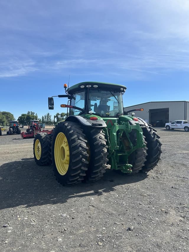 Image of John Deere 8370R equipment image 4