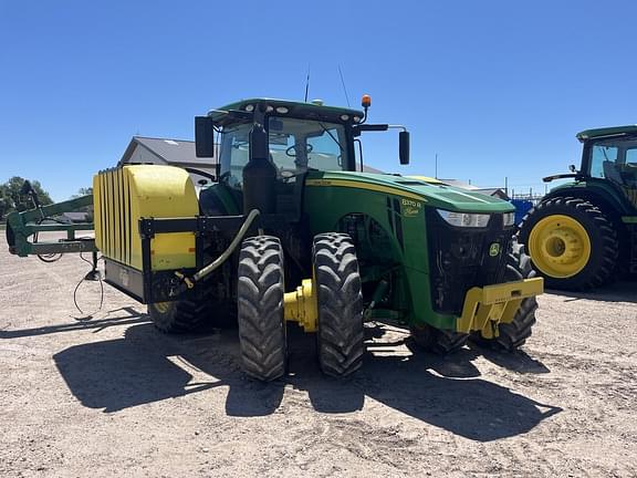 Image of John Deere 8370R equipment image 3