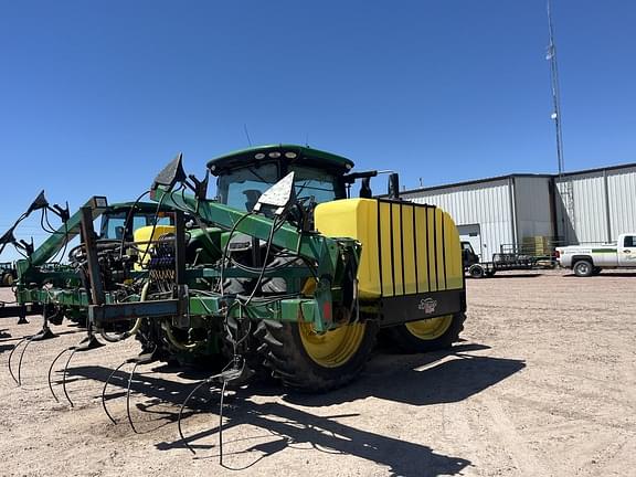 Image of John Deere 8370R equipment image 1