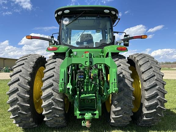 Image of John Deere 8370R equipment image 4