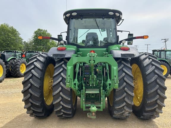 Image of John Deere 8370R equipment image 3