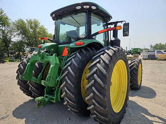 Image of John Deere 8370R equipment image 4