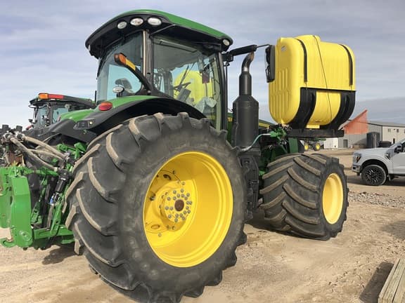 Image of John Deere 8370R equipment image 4