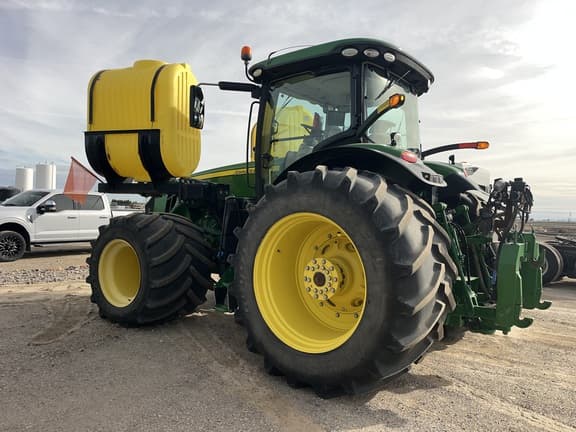 Image of John Deere 8370R equipment image 2