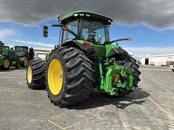 Image of John Deere 8370R equipment image 2