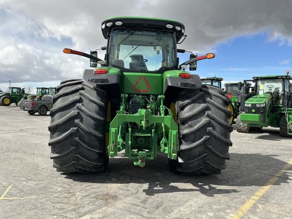 Image of John Deere 8370R equipment image 3