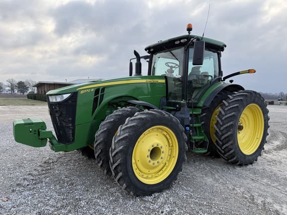 Image of John Deere 8370R equipment image 3