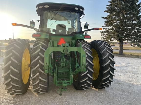 Image of John Deere 8370R equipment image 4