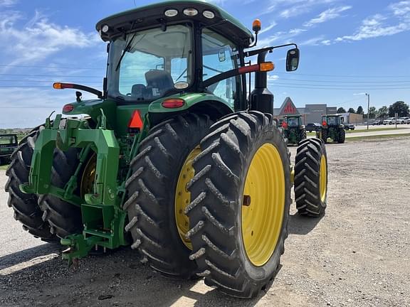 Image of John Deere 8370R equipment image 4
