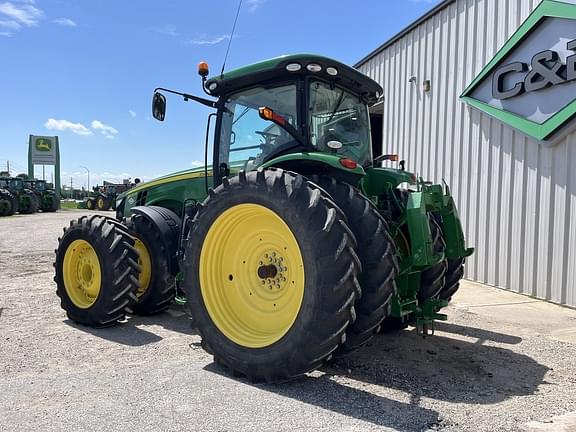 Image of John Deere 8370R equipment image 2