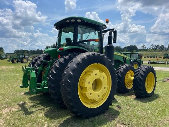 Image of John Deere 8370R equipment image 3