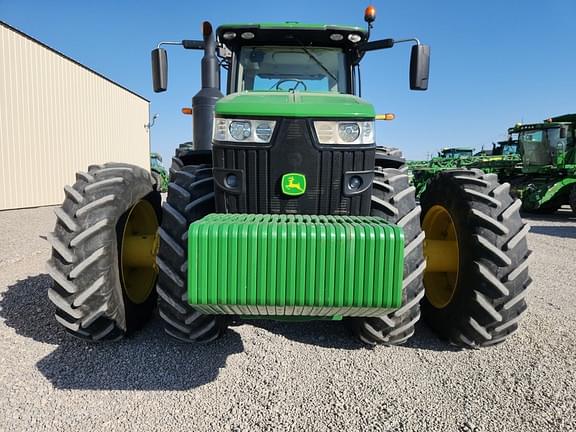 Image of John Deere 8370R equipment image 3