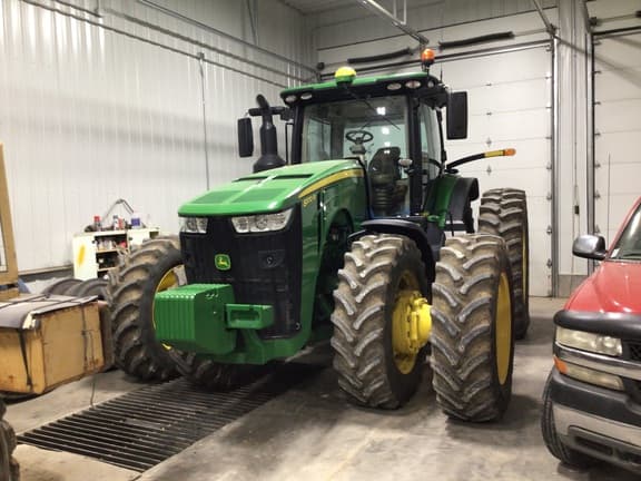 Image of John Deere 8370R equipment image 2