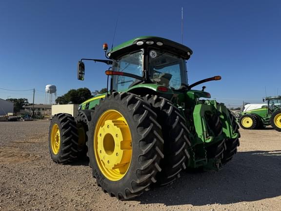 Image of John Deere 8370R equipment image 2
