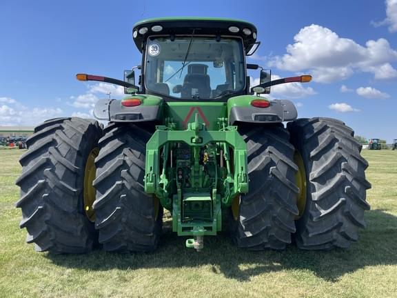 Image of John Deere 8370R equipment image 3