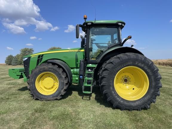 Image of John Deere 8370R equipment image 1