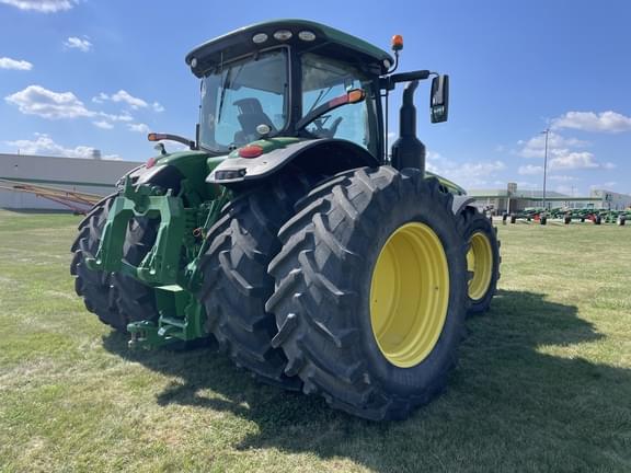 Image of John Deere 8370R equipment image 4