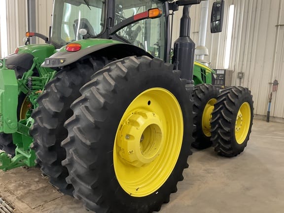2019 John Deere 8370R Equipment Image0