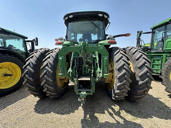 Image of John Deere 8370R equipment image 2