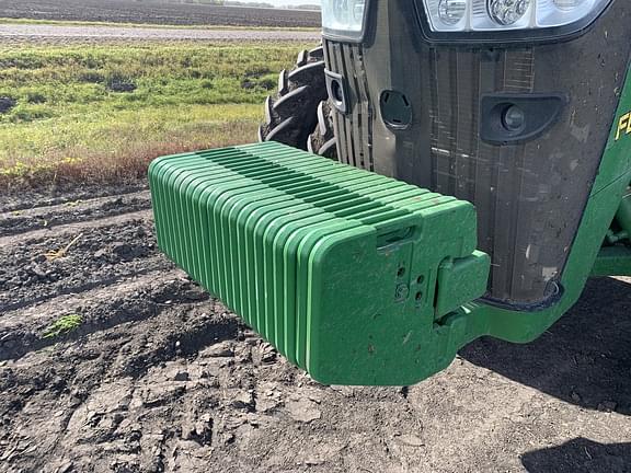 Image of John Deere 8370R equipment image 4