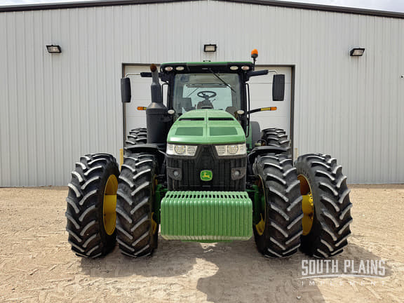 Image of John Deere 8370R equipment image 2