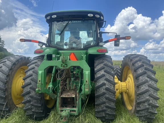 Image of John Deere 8370R equipment image 4