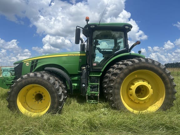 2019 John Deere 8370R Equipment Image0