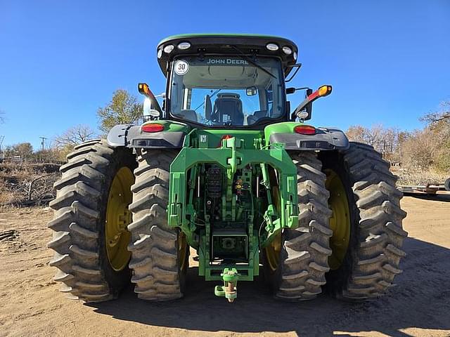 Image of John Deere 8370R equipment image 3