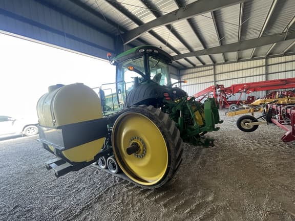 Image of John Deere 8370RT equipment image 3