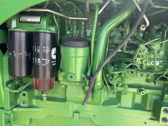 Image of John Deere 8370RT equipment image 4