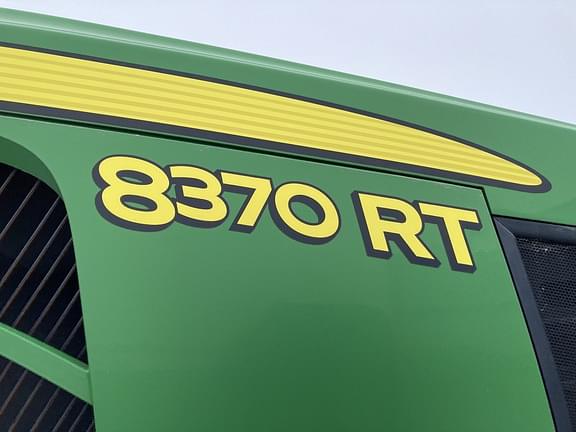 Image of John Deere 8370RT equipment image 2