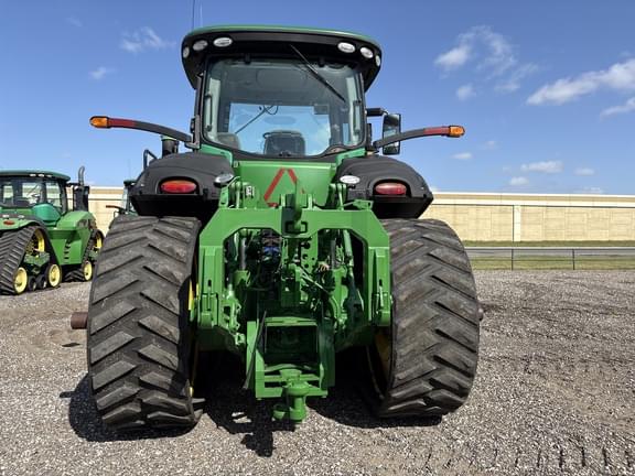 Image of John Deere 8370RT equipment image 2