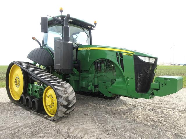 Image of John Deere 8370RT equipment image 4