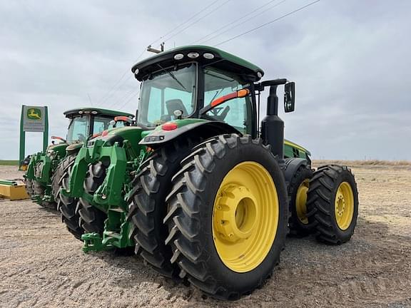 Image of John Deere 8400R equipment image 2