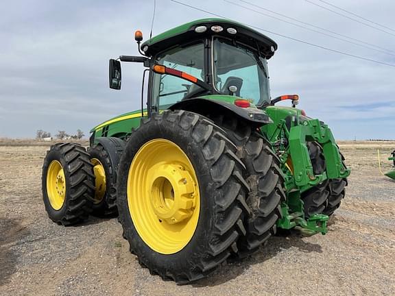 Image of John Deere 8400R equipment image 3