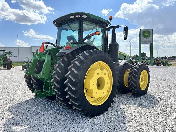 Image of John Deere 8400R equipment image 4