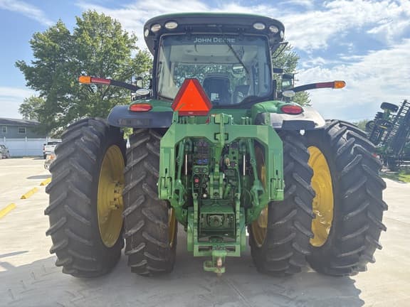 Image of John Deere 8400R equipment image 3