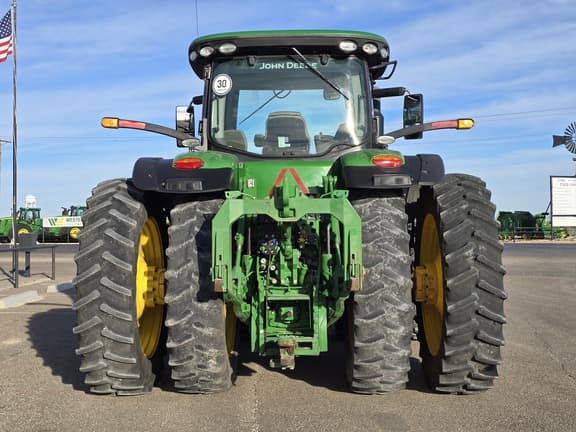 Image of John Deere 8400R equipment image 3