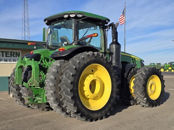 Image of John Deere 8400R equipment image 4