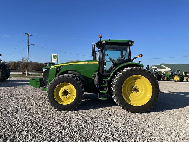 Image of John Deere 8400R equipment image 2