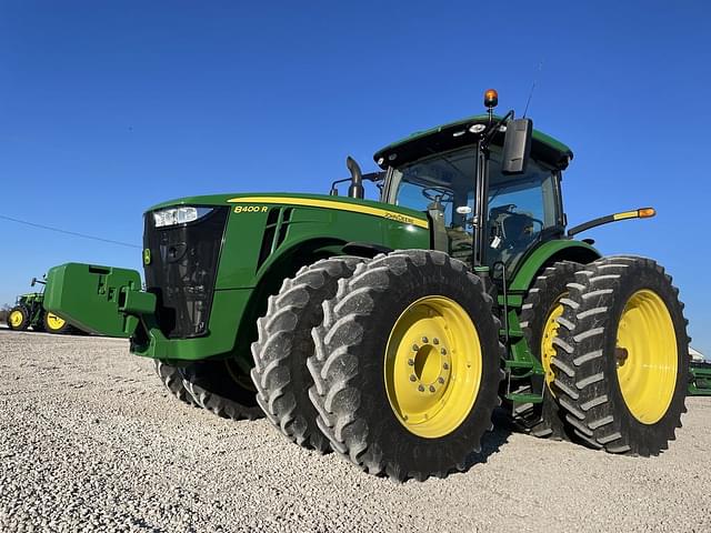 Image of John Deere 8400R equipment image 1