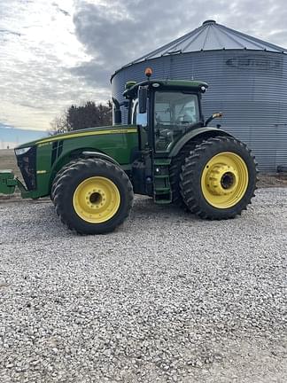 Image of John Deere 8400R equipment image 2