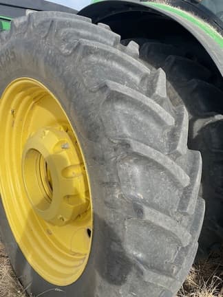 Image of John Deere 8400R equipment image 3