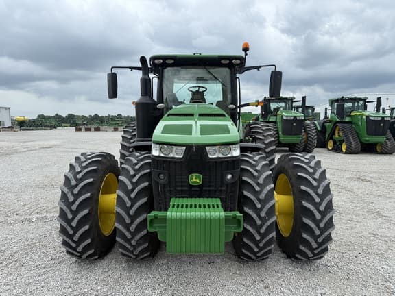 Image of John Deere 8400R equipment image 3