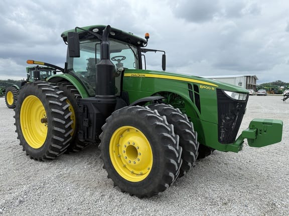 2019 John Deere 8400R Equipment Image0